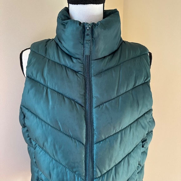 **SO* Junior's Dark Green Fashion Puffer Vest Size Large - Picture 2 of 8